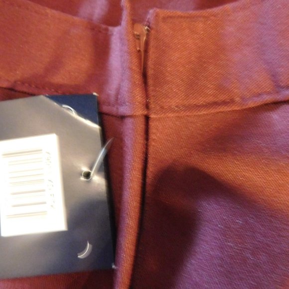 Girls Burgundy Skort Two Tab Scooter French Toast School Uniform Sizes 16 3/ 20. - Picture 8 of 8